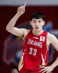 拿600万，全场4中1，正负值-22！球迷：最水MVP没有之一