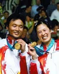 华体会体育-从奥运冠军到被立案调查，羽协主席张军最终还是没能顶住诱惑！|国羽|体育|运动员|羽毛球|荣誉_新浪新闻